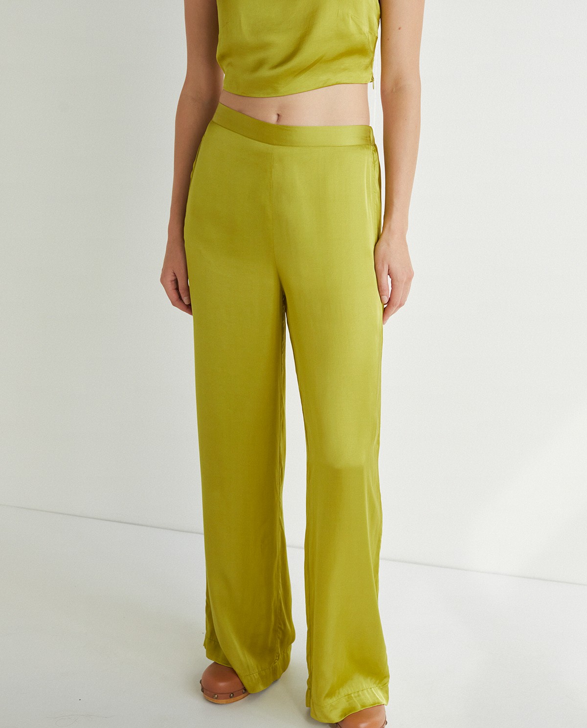Pantalón satinado fluido